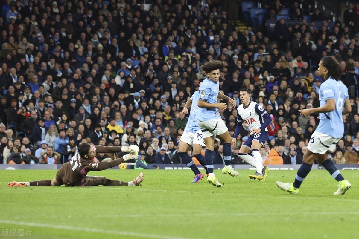 今夜英超焦点战,埃因霍温单刀错失,引发热议,赛季目标并未改变的简单介绍 今夜英超焦点战,埃因霍温单刀错失,引发热议,赛季目标并未改变的简单介绍