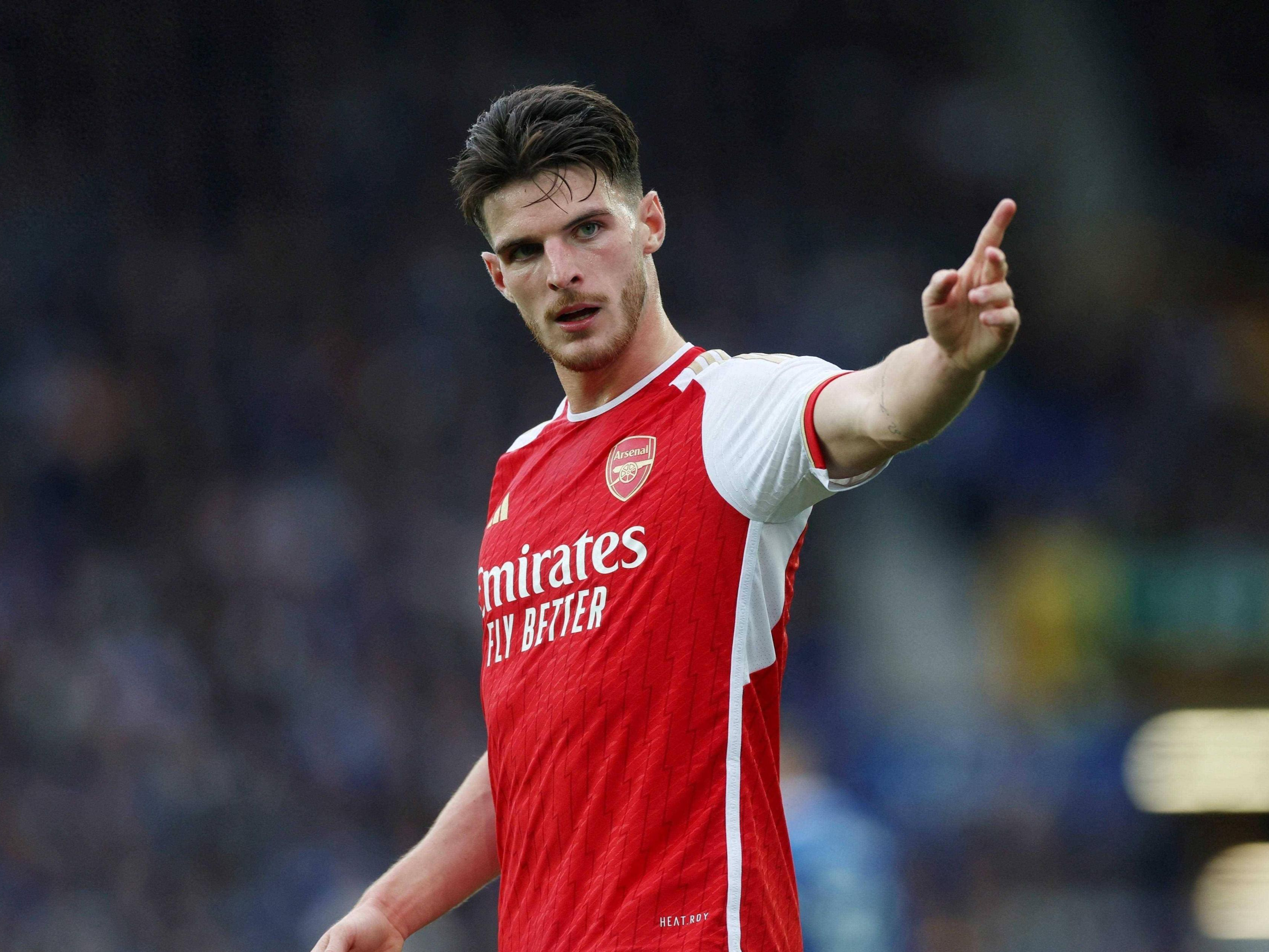 阿森纳训练开放日；今夜再遭质疑引欢呼；英超在即；更衣室氛围转暖的简单介绍