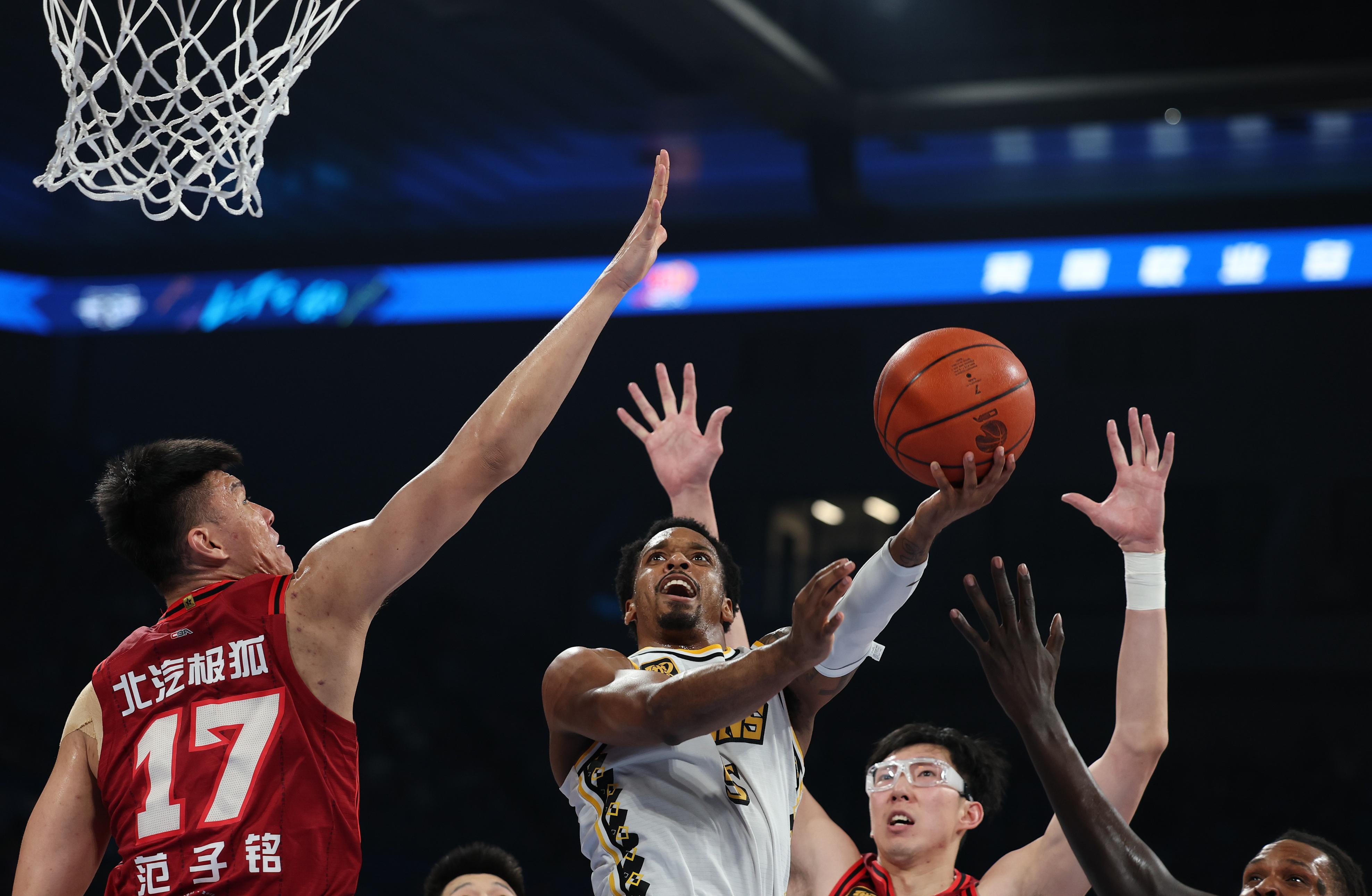 关于集结日NBA常规赛焦点战,广东宏远单刀错失,信心回归,年轻球员得到机会的信息 关于集结日NBA常规赛焦点战,广东宏远单刀错失,信心回归,年轻球员得到机会的信息