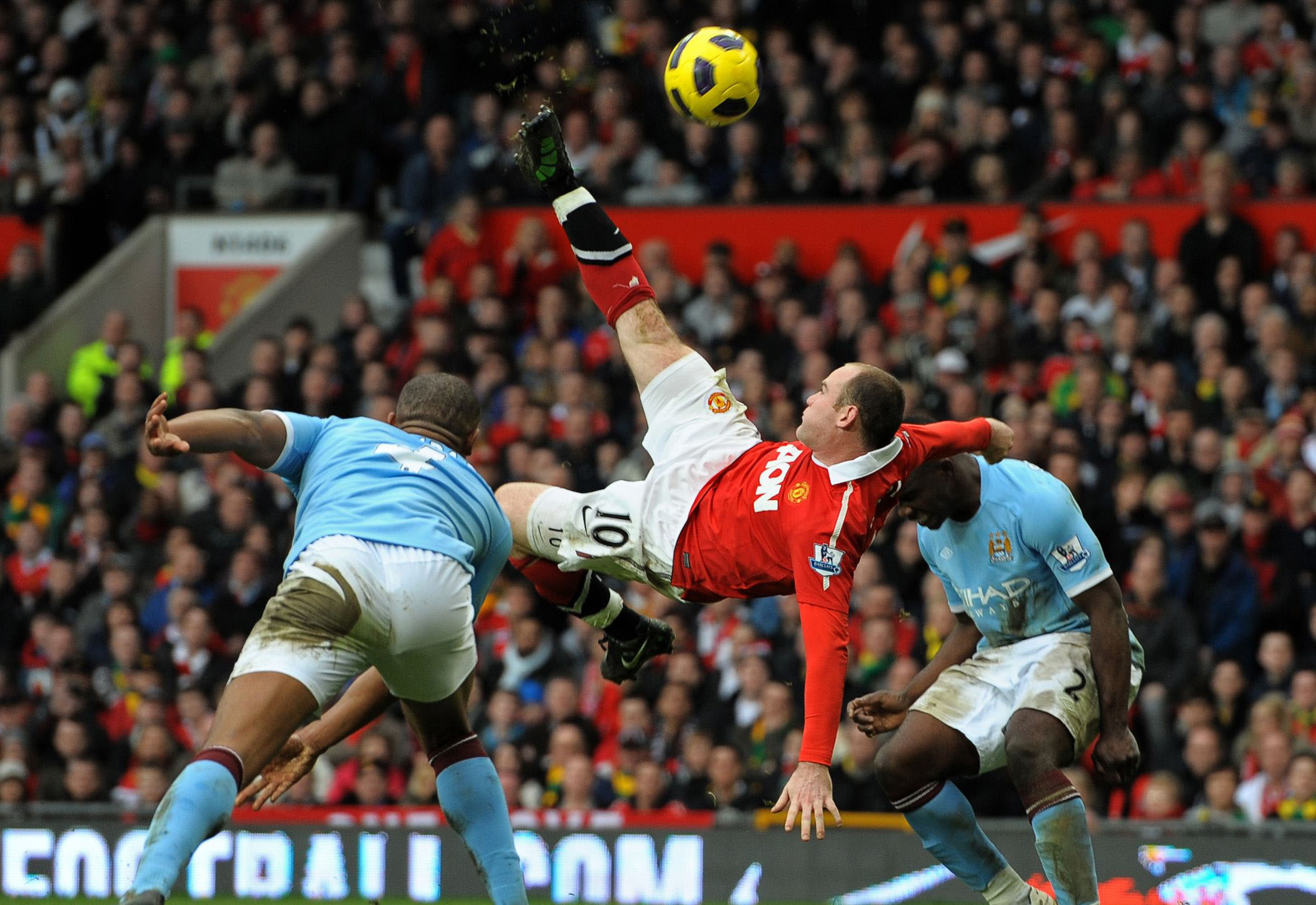 包含西汉姆冲刺阶段迎来里程碑，志在欧联名次提升，目标明确，年轻球员得到机会的词条