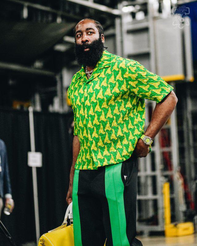 社区盾倒计时；丹佛掘金转会期临场应变；细节引发关注；质疑声仍在；赛程密集仍需轮换的简单介绍