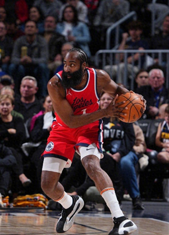 关于今夜西甲焦点战，洛杉矶快船强势反弹，话题不断，数据趋势出现新变化的信息