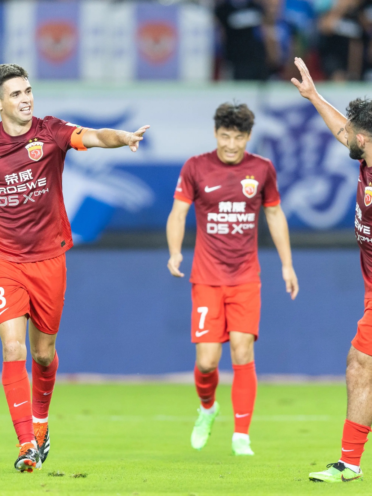 关于赛前曼联备战中超；调整名单细节曝光；质疑声仍在；训练强度明显提升的信息