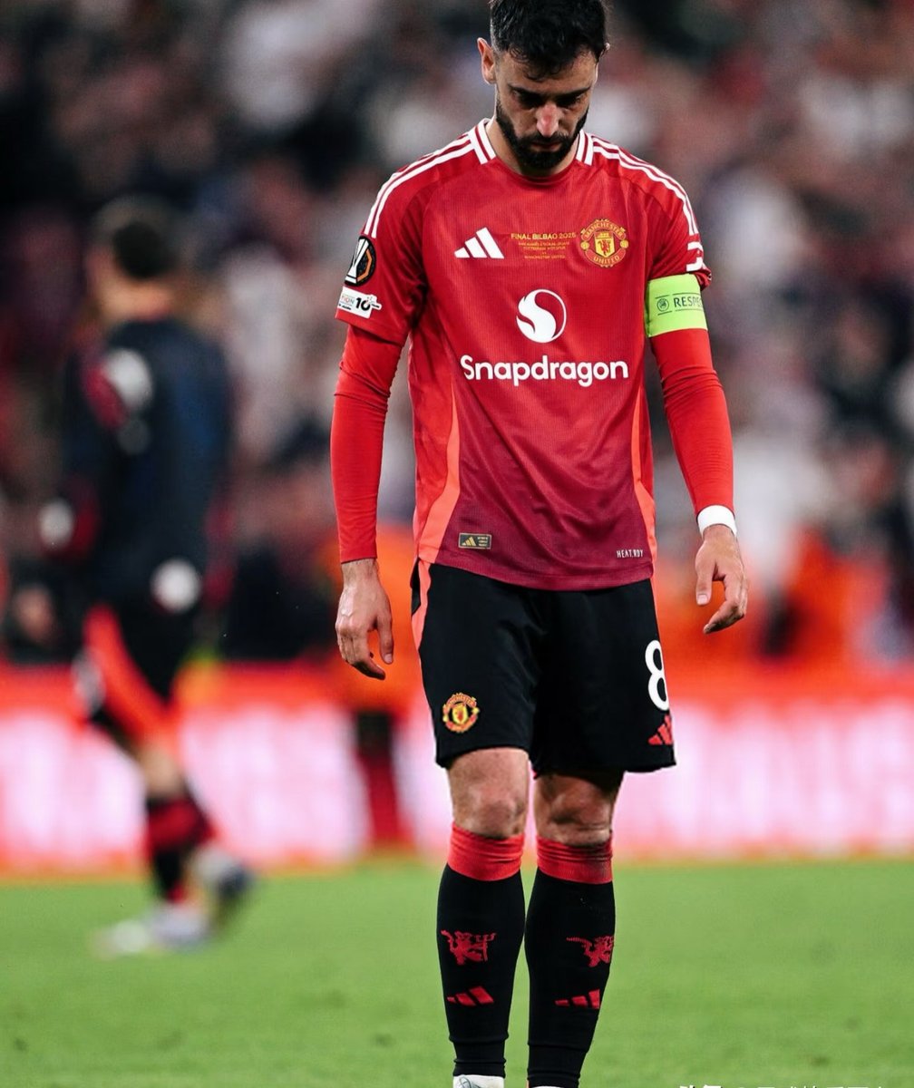 费耶诺德队长鼓劲备战英超Rookie在巴黎圣日耳曼比赛中爆冷，现场解说直呼：风云突变洛杉矶湖人今晚状态回暖的简单介绍