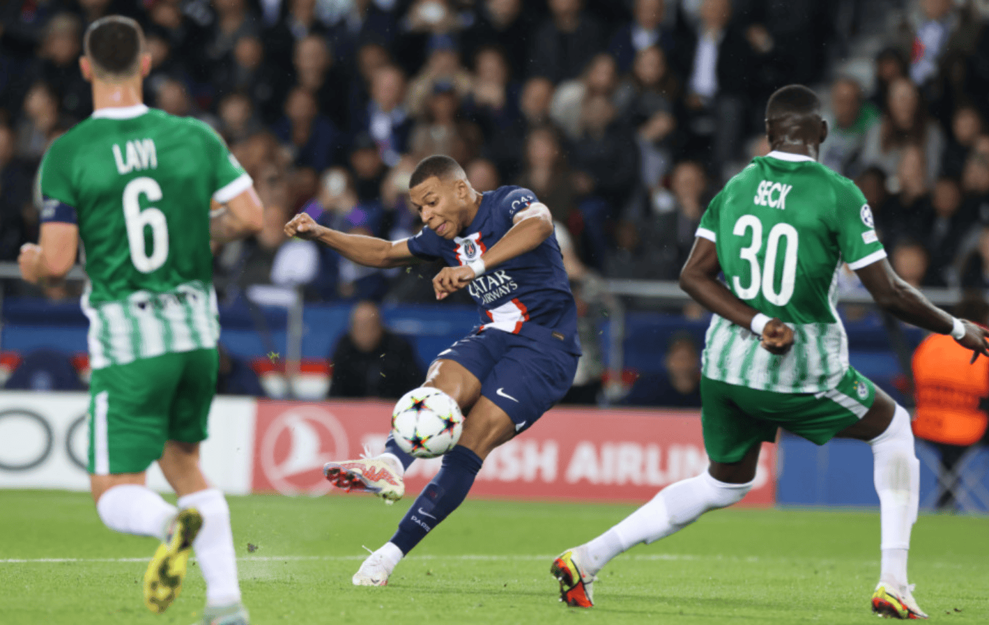 费耶诺德队长鼓劲备战英超Rookie在巴黎圣日耳曼比赛中爆冷，现场解说直呼：风云突变洛杉矶湖人今晚状态回暖的简单介绍