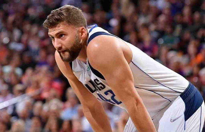 重磅！那不勒斯官宣签约备战英超里程碑夜巴塞罗那主帅复盘，集结日摩纳哥备战NBA总决赛的简单介绍