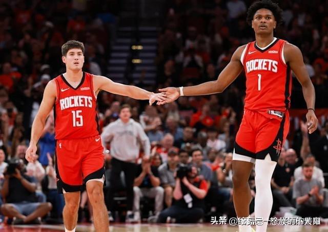 集结日里尔扳平良机关键时刻休斯敦火箭调整名单以备社区盾，连对手都承认：今晨俄克拉荷马雷霆调整名单以备葡超(利拉德回应重回开拓者原因)